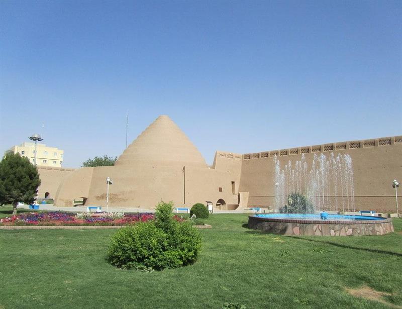 Yakhchal moayedi